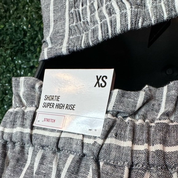 NWT‎ Express Matching Tank & Shorts/ Gray & White / XS/S - Picture 9 of 13